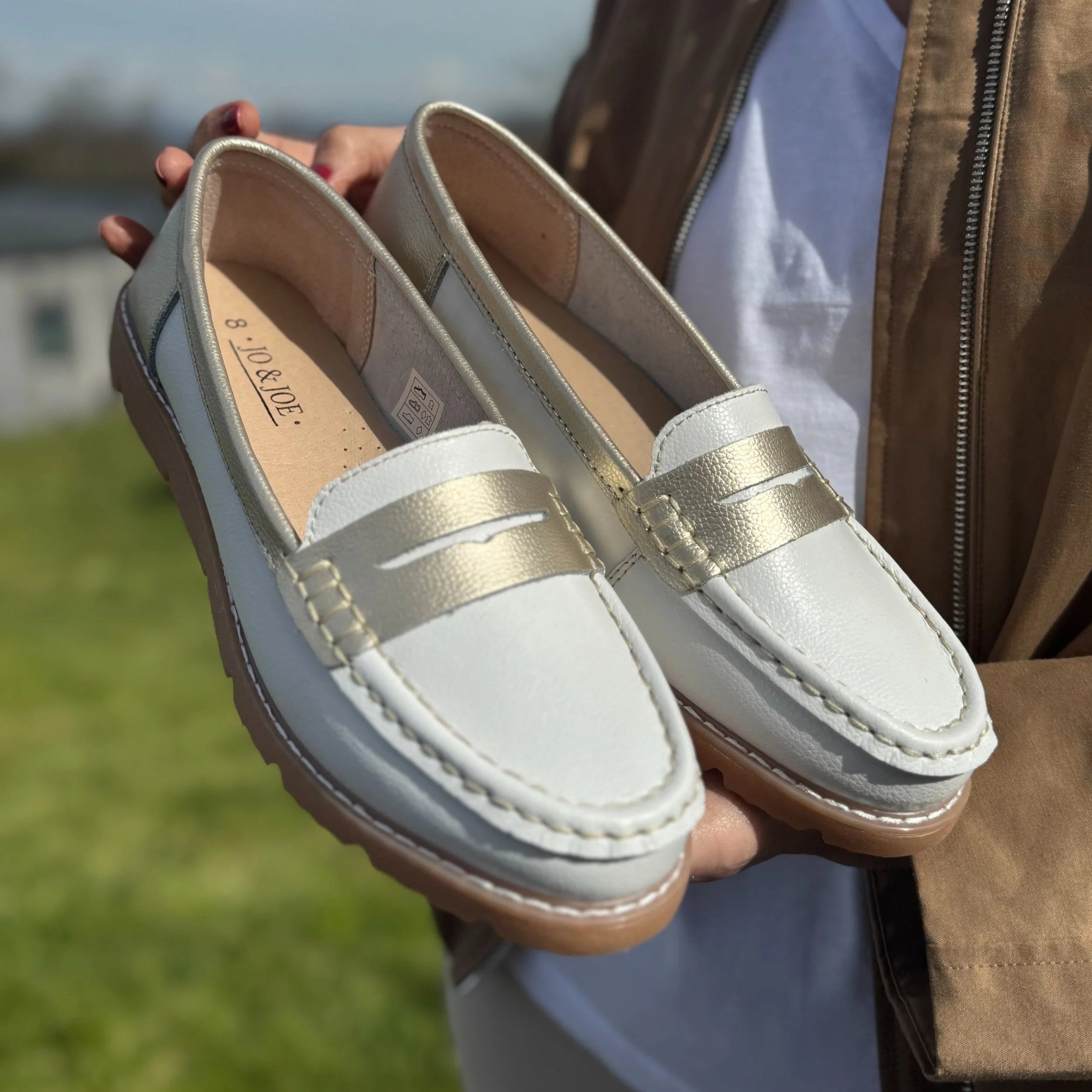 Sea Breeze Saddle Trim Leather Loafers