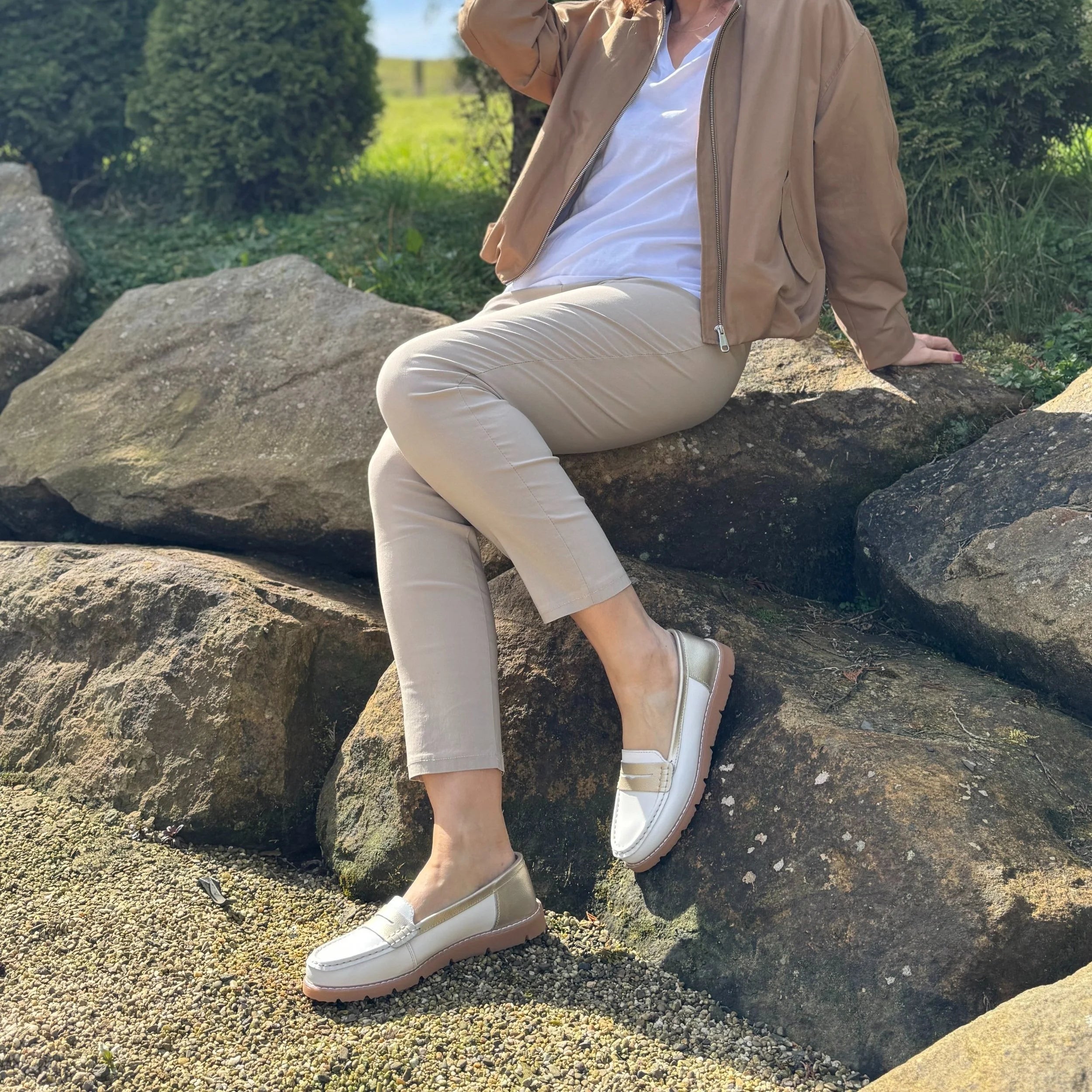 Sea Breeze Saddle Trim Leather Loafers