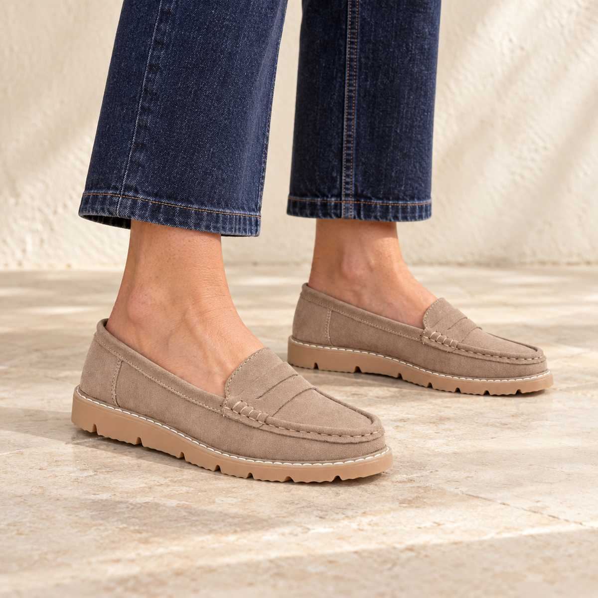 Shore Leather Saddle Trim Loafers