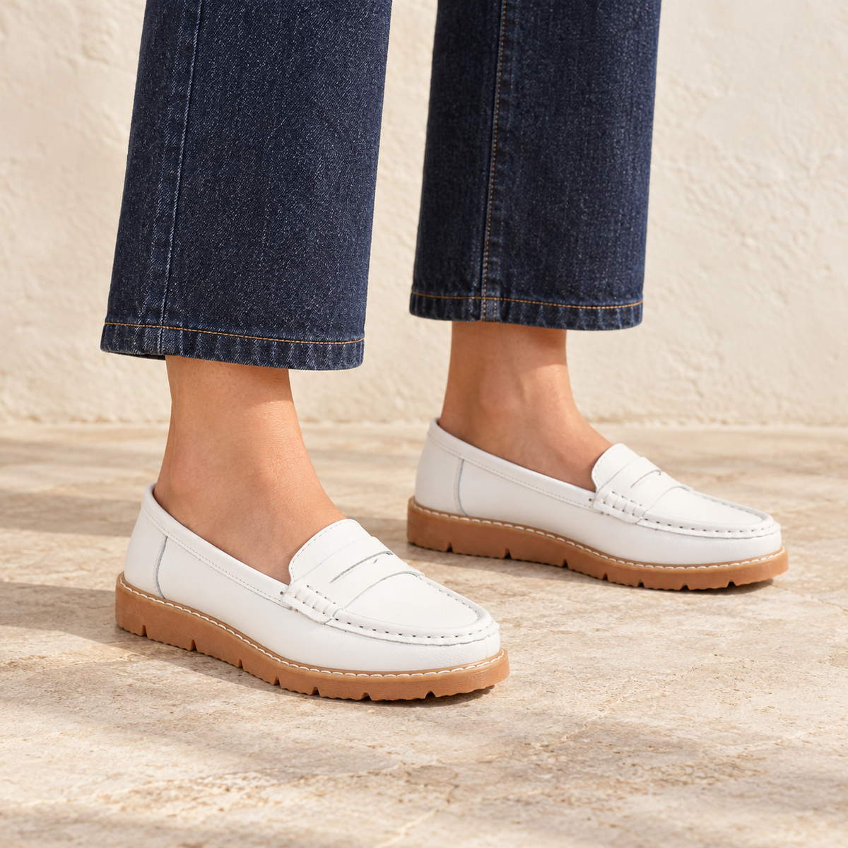 Shore Leather Saddle Trim Loafers